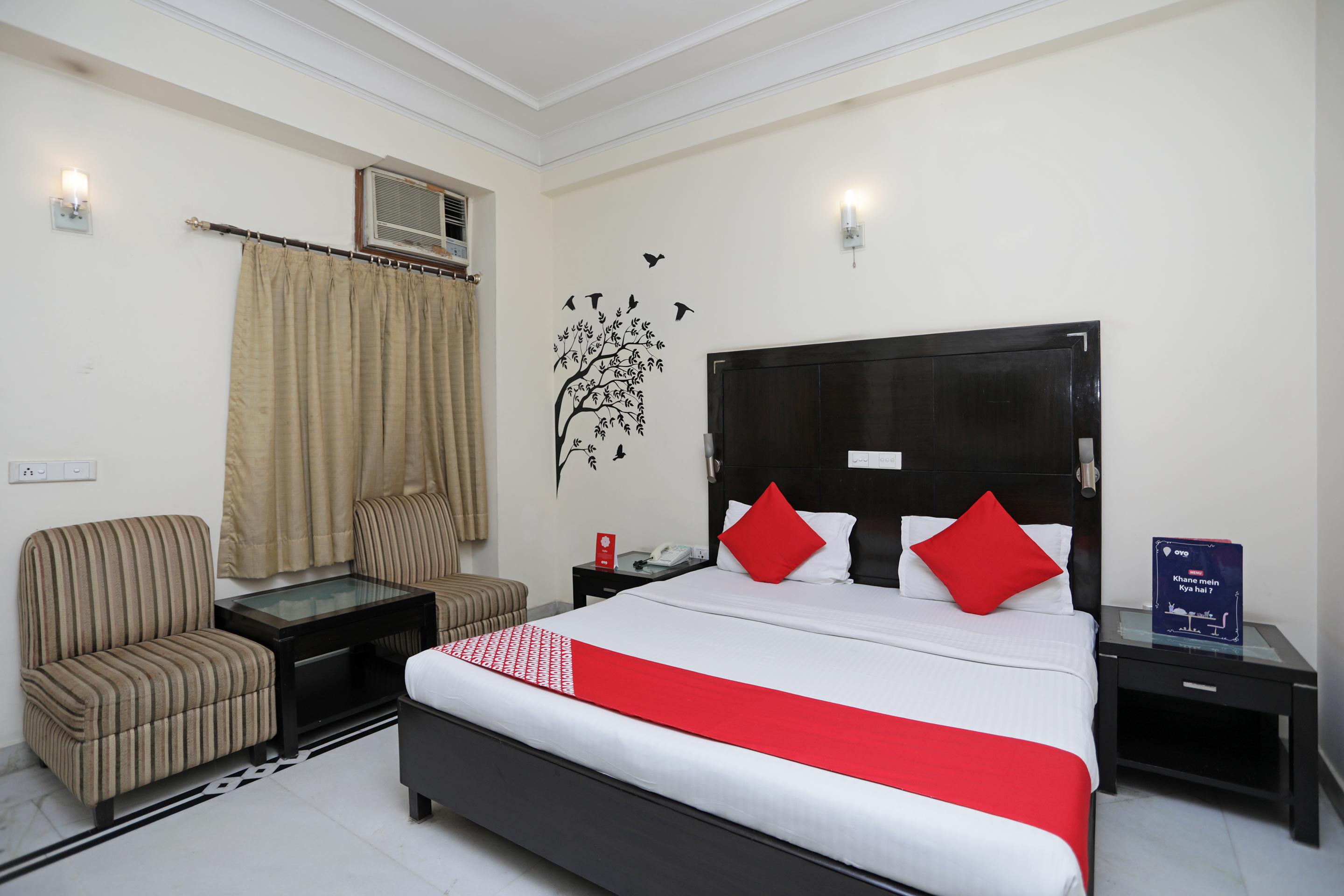 Capital O 12075 Hotel Regalia Retreat New Delhi Extérieur photo