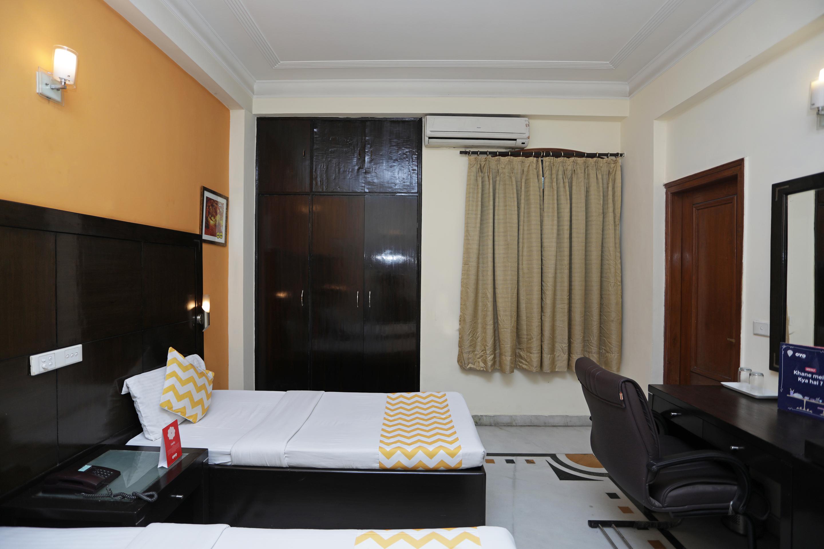 Capital O 12075 Hotel Regalia Retreat New Delhi Extérieur photo