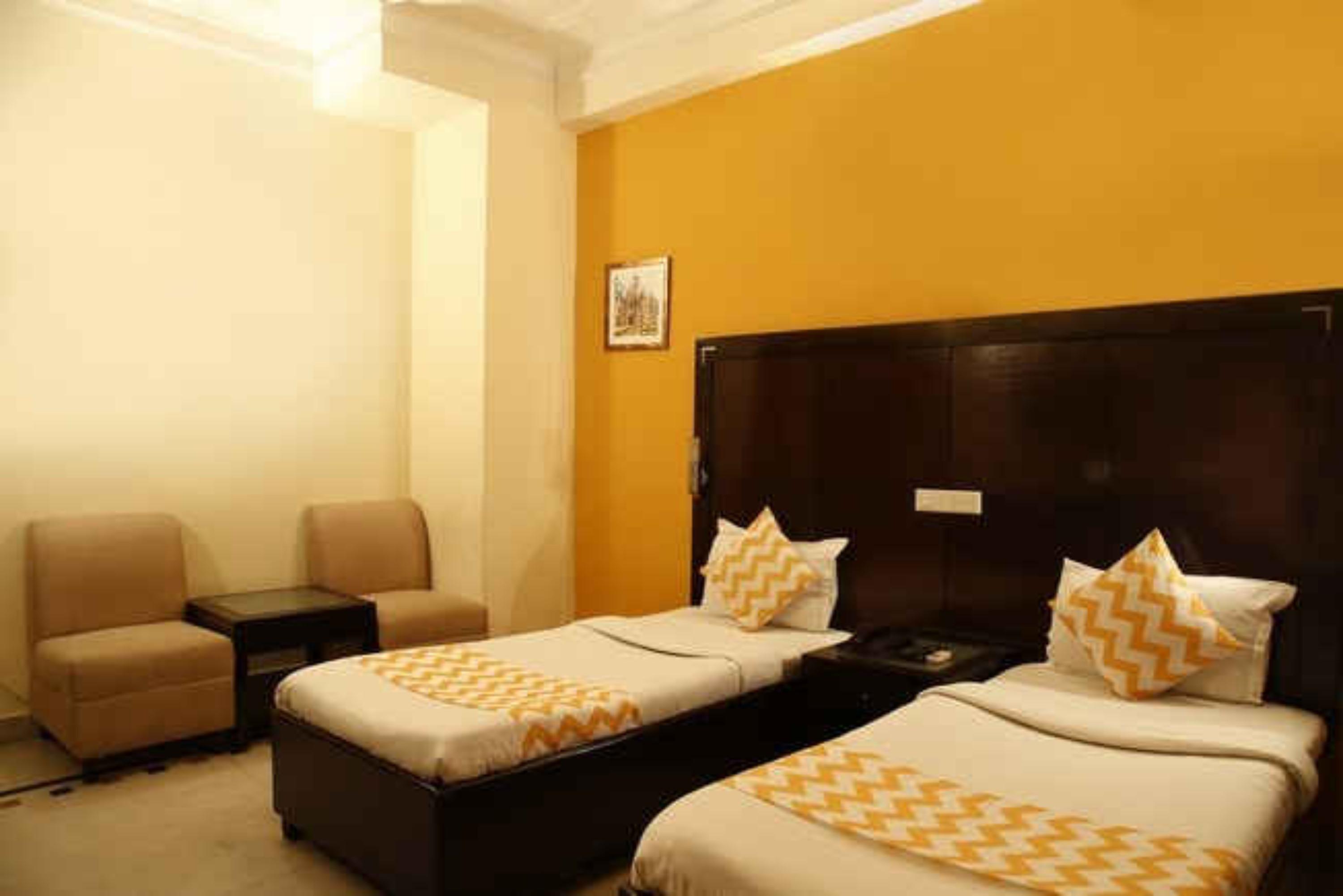 Capital O 12075 Hotel Regalia Retreat New Delhi Extérieur photo
