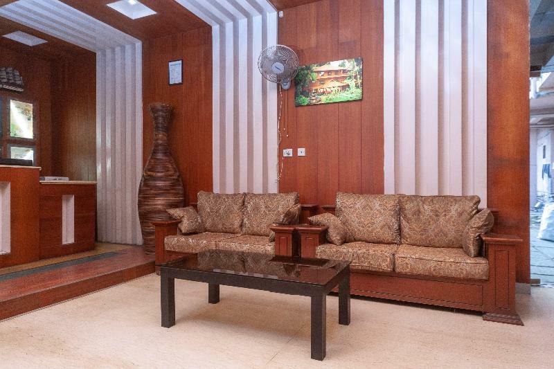 Capital O 12075 Hotel Regalia Retreat New Delhi Extérieur photo