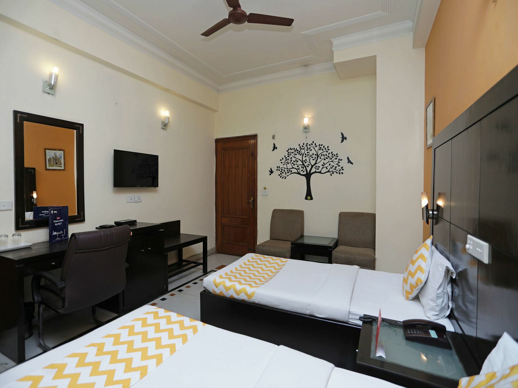 Capital O 12075 Hotel Regalia Retreat New Delhi Extérieur photo