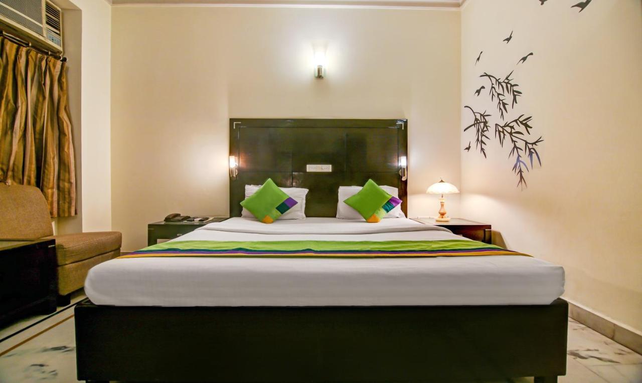Capital O 12075 Hotel Regalia Retreat New Delhi Extérieur photo