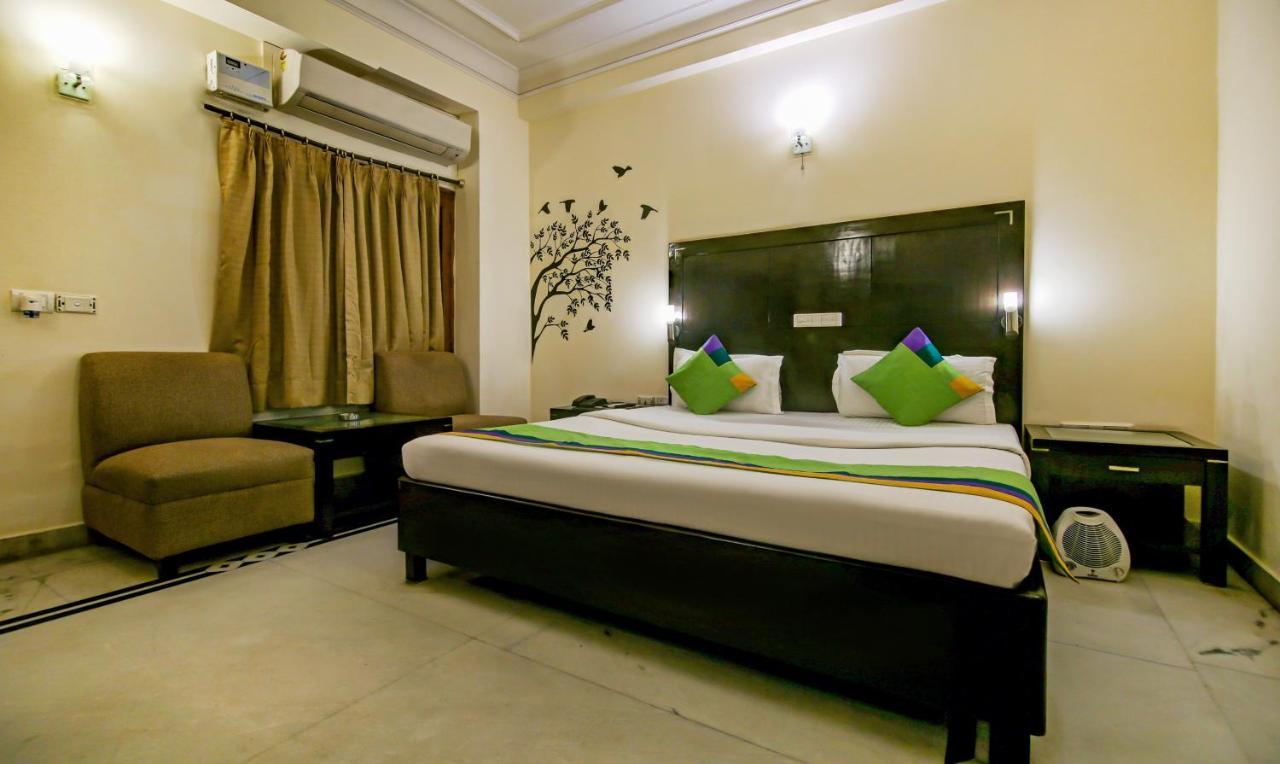 Capital O 12075 Hotel Regalia Retreat New Delhi Extérieur photo